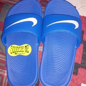 Nike slides